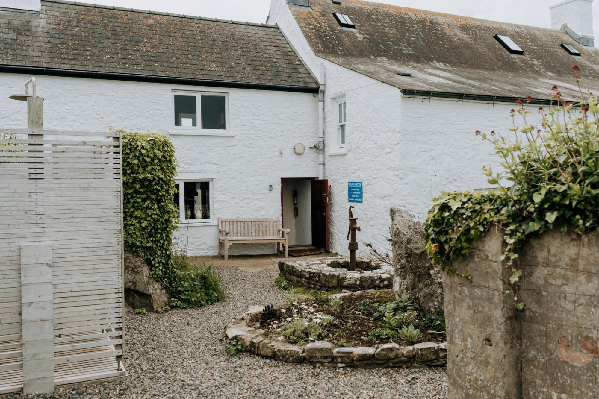 Treleddyn Farmhouse 圣大卫 外观 照片